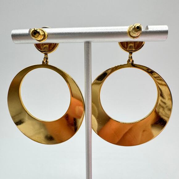 Vintage Monet Cream Enamel Hoop Dangle Earrings Big Bold Chic 80s 90s Runway - Picture 4 of 9